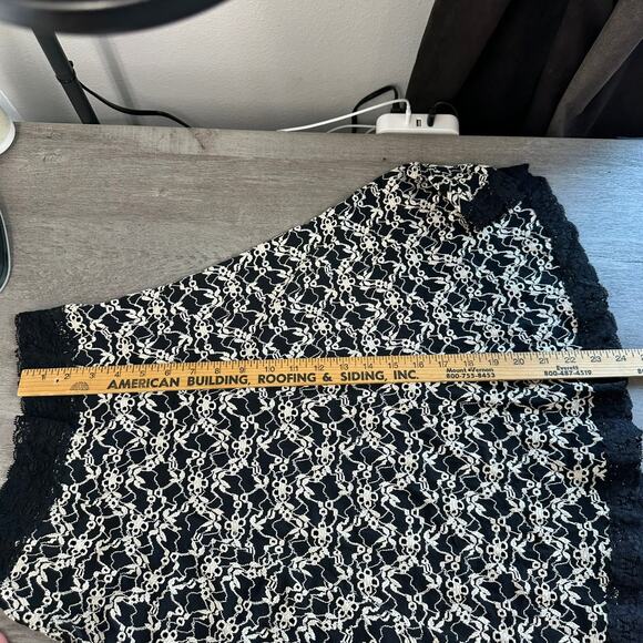 CAbi Lace Black White Skirt Eyelet Pull On A-Line Romantic Med - Picture 7 of 8